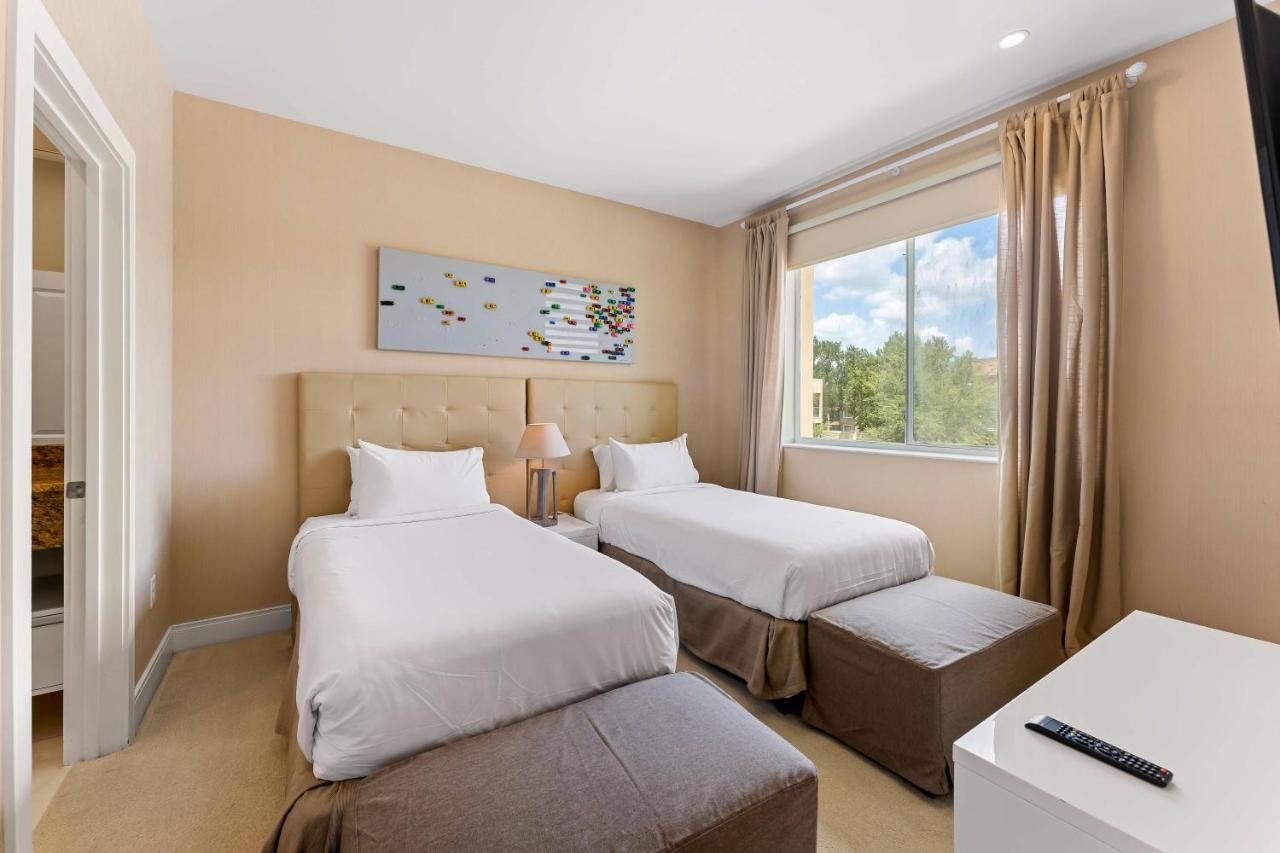 7639 Magic Village Luxury 3Suites Near 192 Disney オーランド エクステリア 写真