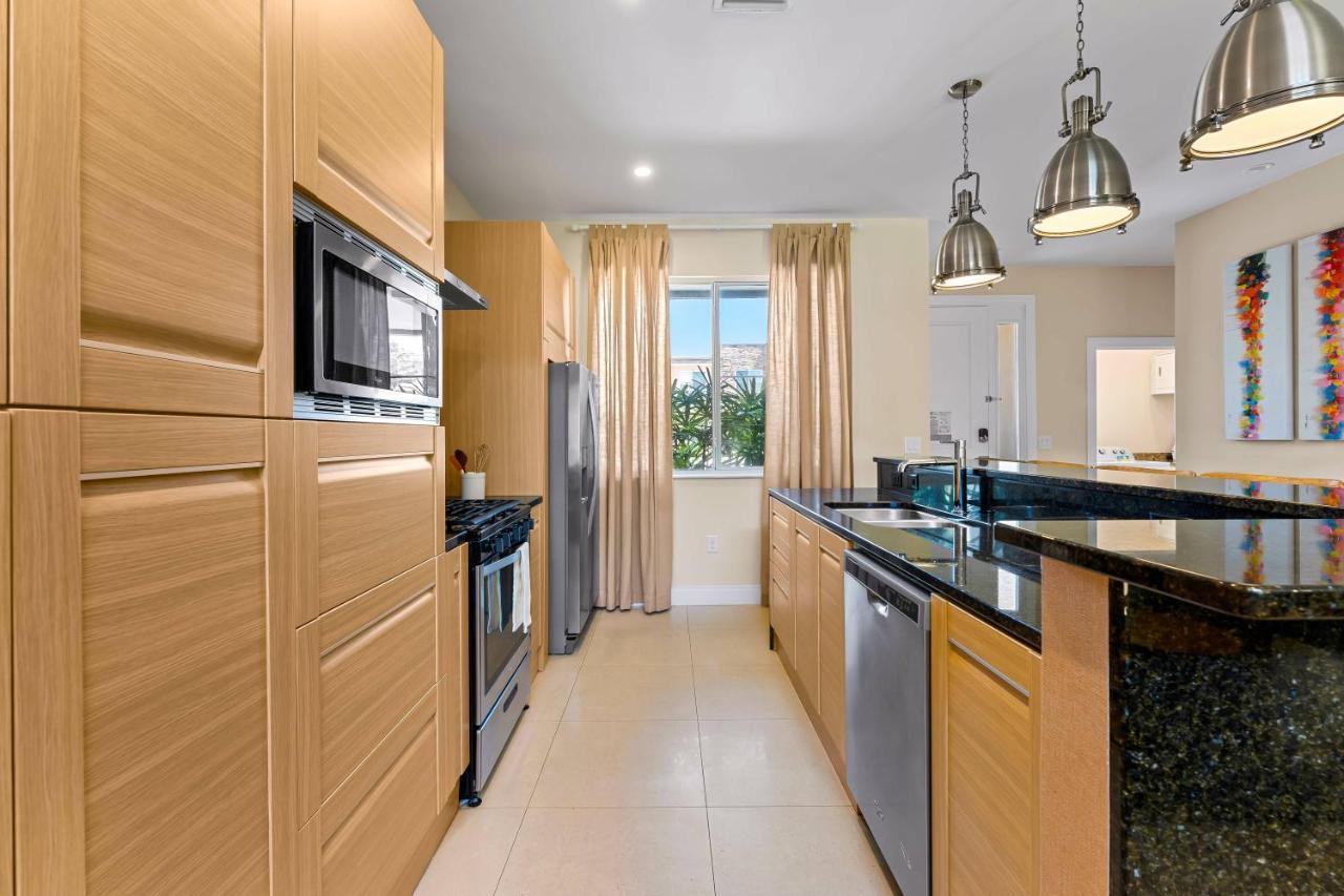 7639 Magic Village Luxury 3Suites Near 192 Disney オーランド エクステリア 写真