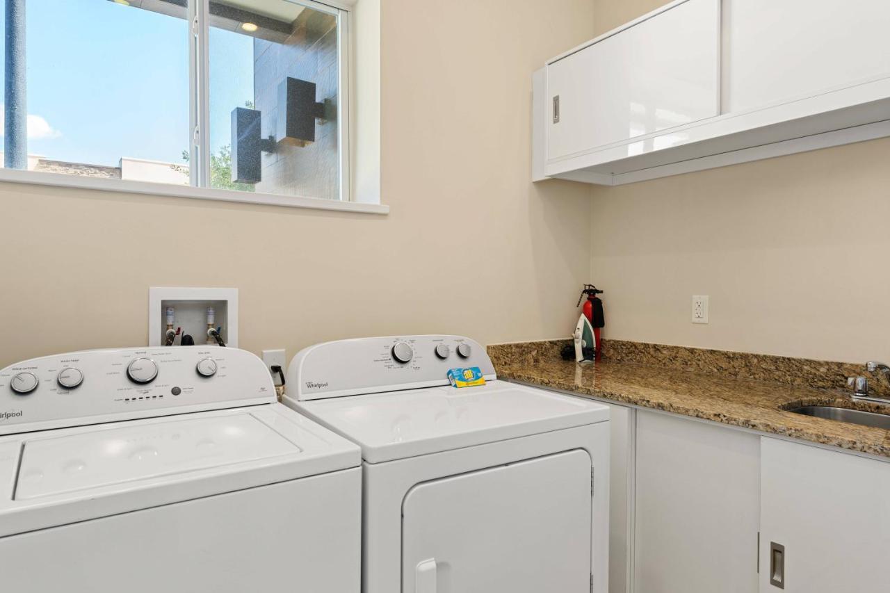 7639 Magic Village Luxury 3Suites Near 192 Disney オーランド エクステリア 写真